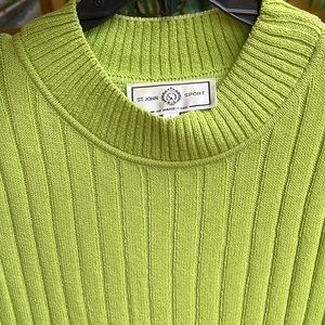 ST JOHN SPORT TOP SIZE L
